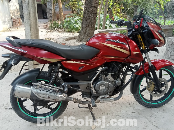 Bajaj pulsar 150 2018